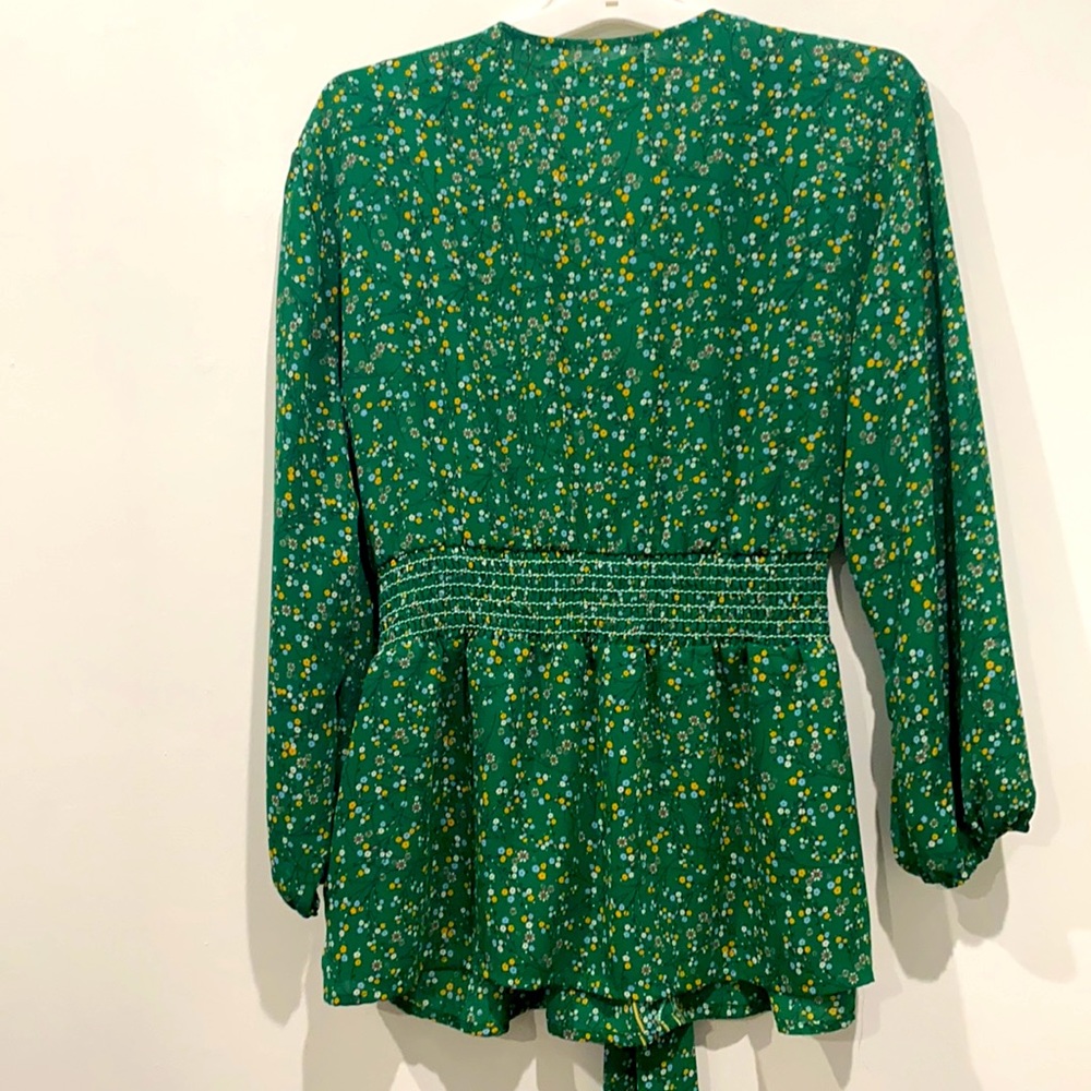 Max-Studio Crepe Tie Front Blouse Size Small - Picture 11 of 14